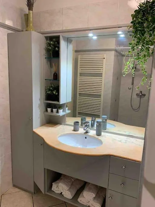Traveller - 2 Bedrooms Apartment Rimini